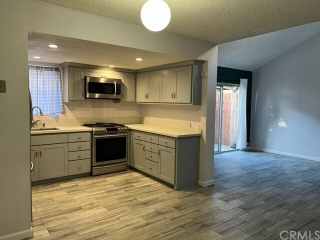 Foto del edificio - 13502 Tracy St