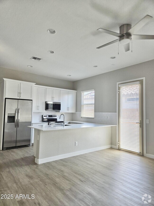 Building Photo - 2568 E King Bird Dr