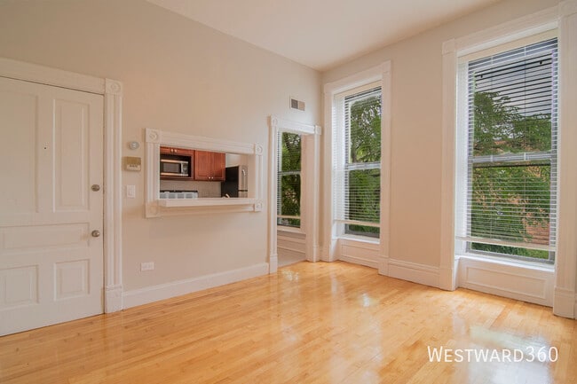 Building Photo - 2056 N Halsted-2F
