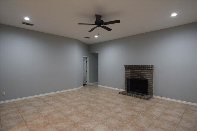 Foto del edificio - 19926 Big Timber Dr