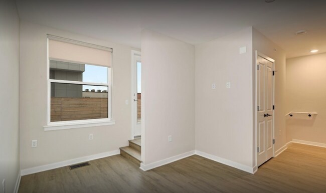Building Photo - 170 Avenue F