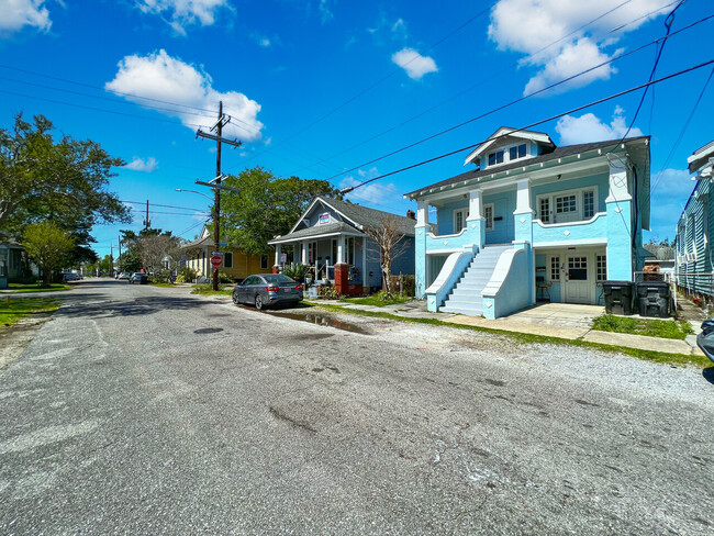 Building Photo - 2731 Onzaga St