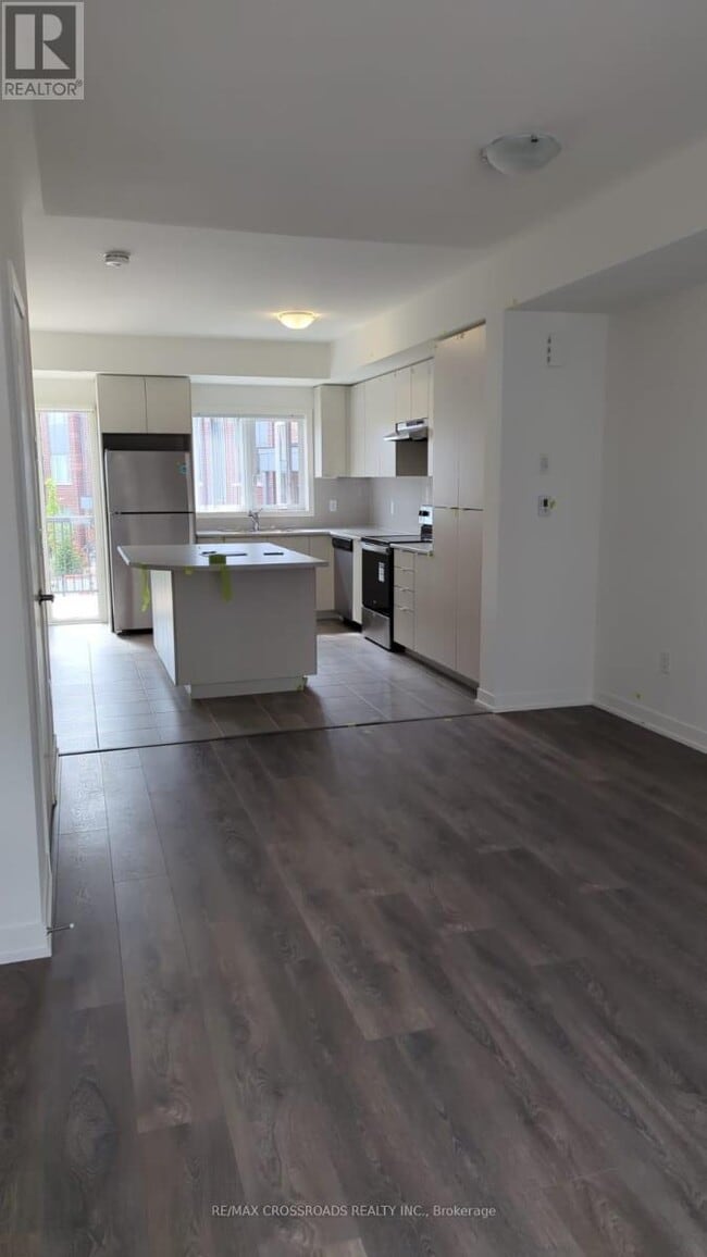 Building Photo - 1525 Kingston Rd