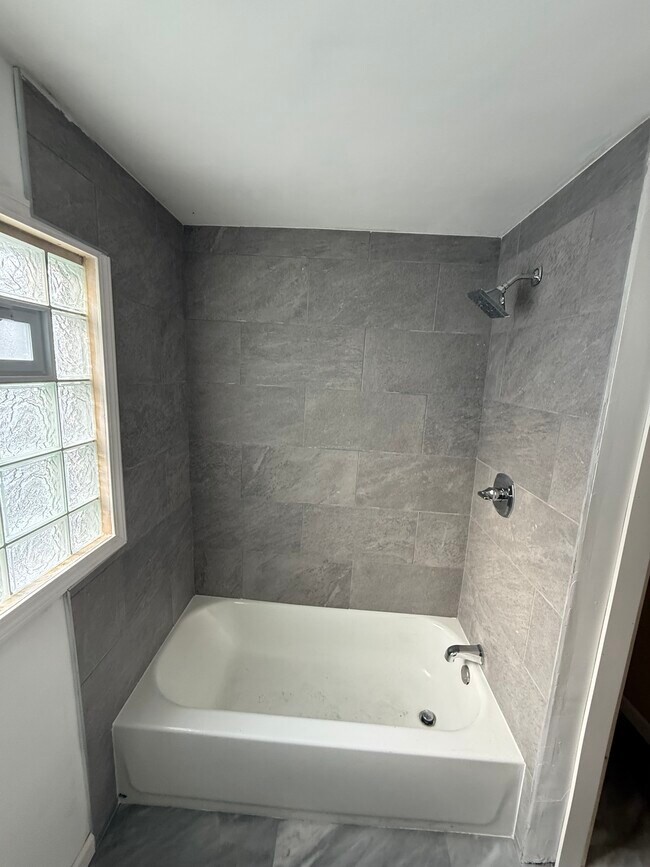 Foto del edificio - 6514 W Carmen Ave