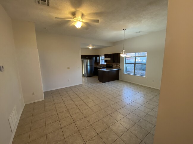 Building Photo - 14720 Horizon View Dr