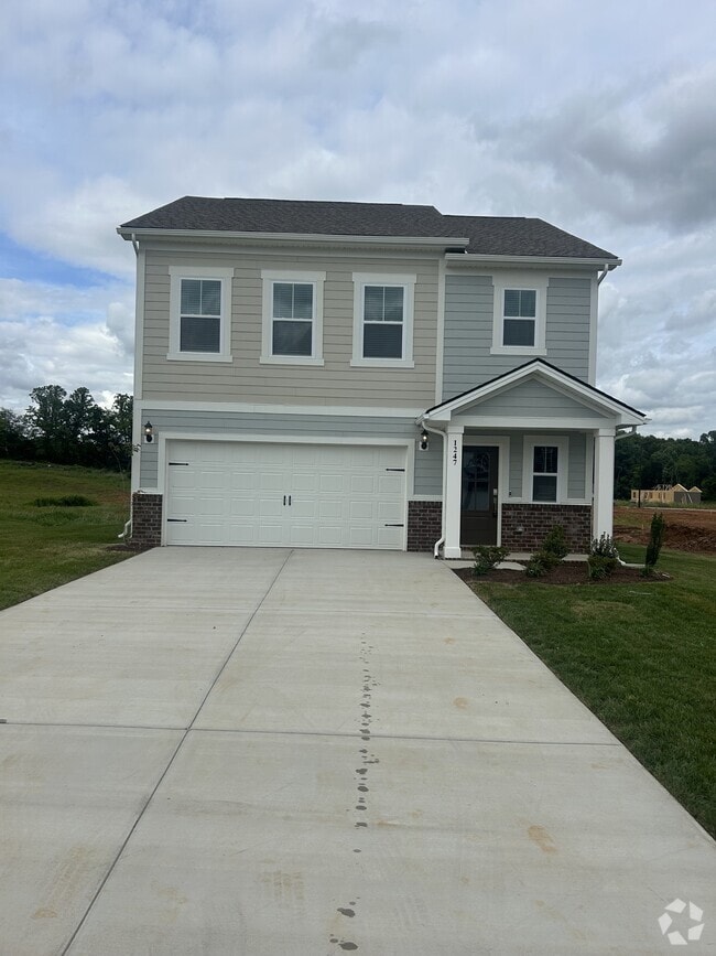 Building Photo - 1247 Ross Farms Blvd