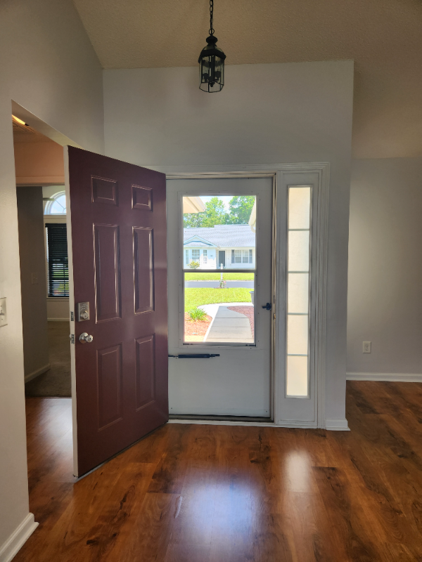 Foto del edificio - 505 White Hawk Ct