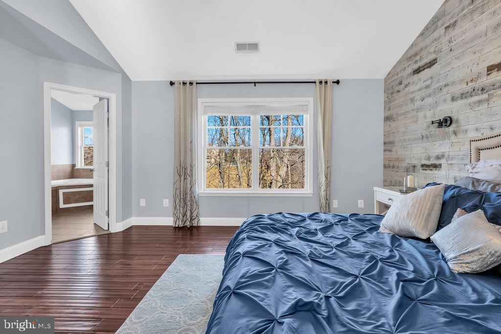 Foto principal - 2526 Brenton Point Dr