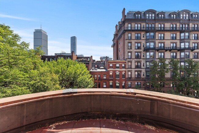Foto del edificio - 403 Marlborough St