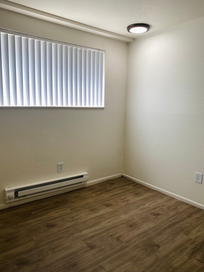 Building Photo - 250 S 900 E