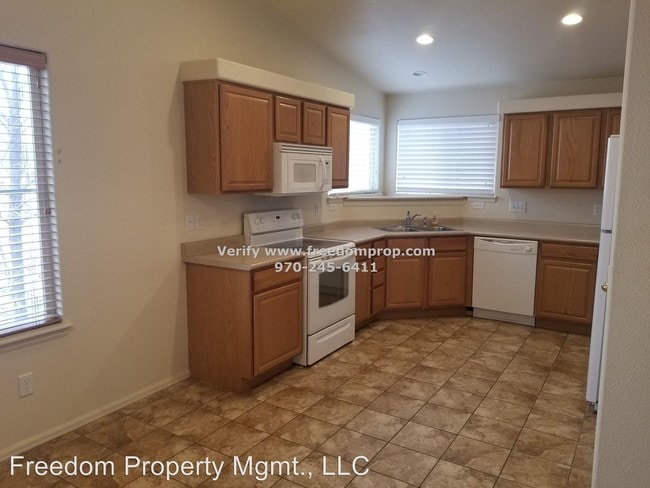 Building Photo - 2820 Columbine Park Court