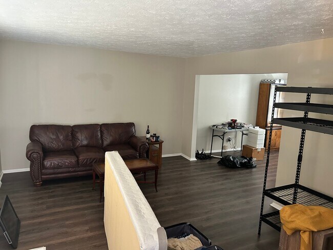 Foto del edificio - 8792 Pinewood Ct