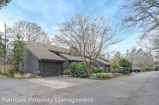 Building Photo - 3 br, 2.5 bath House - 7410 84th Street Co...