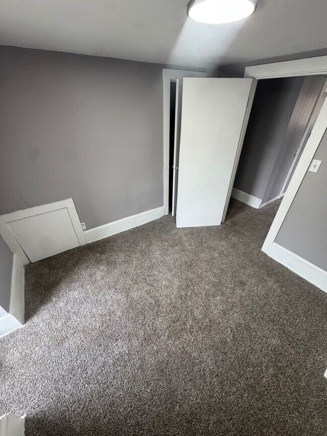 Foto del edificio - 11526 Woodland Ave