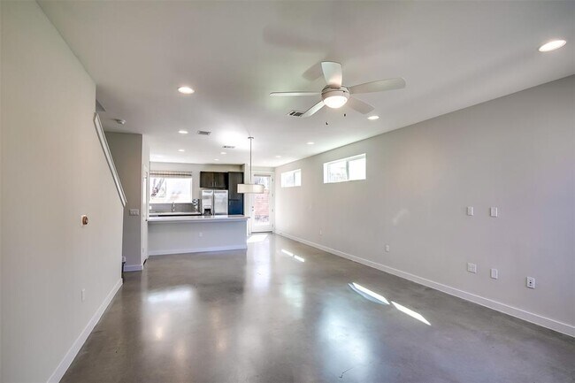 Foto del edificio - 3211 Aldwyche Dr