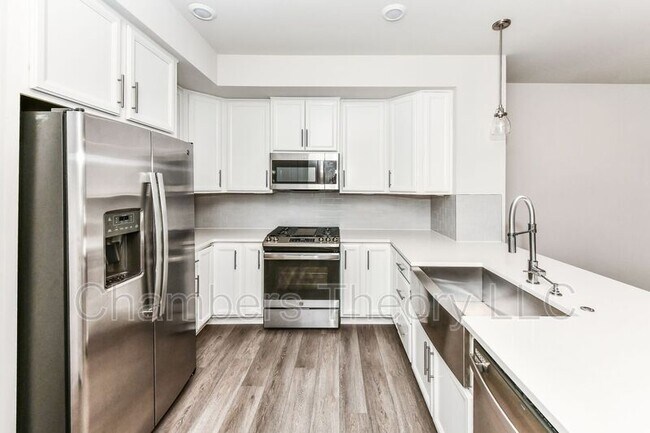 Foto del edificio - 2243 Woodland Gap Terrace