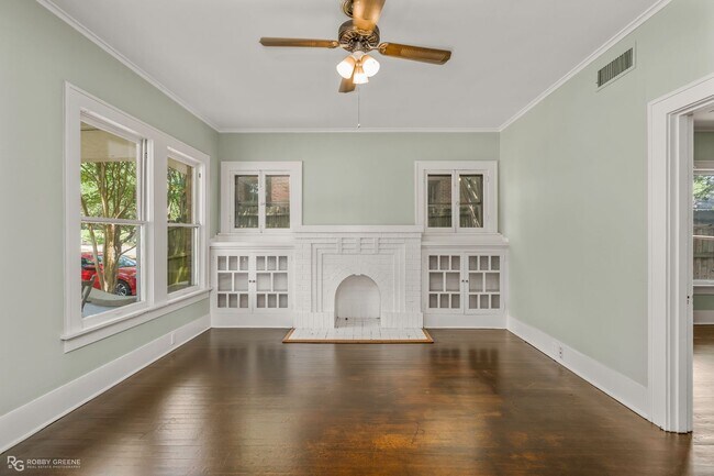 Foto del edificio - 2 bedroom duplex - downstairs