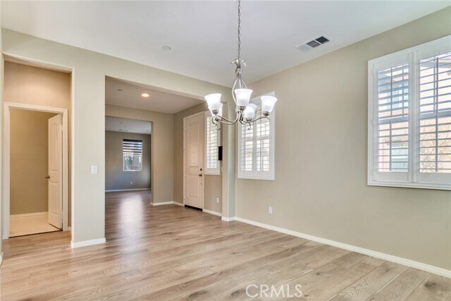 Building Photo - 4959 Camarillo Ln