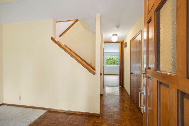 Building Photo - Brierwood Three-Bed Home