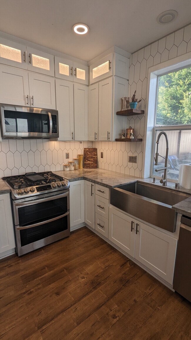 Foto del edificio - 1554 Plymouth Ln