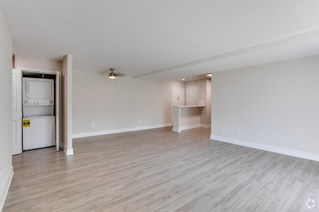 1BR, 1BA - 905SF - Living Room - Whitney Apartments