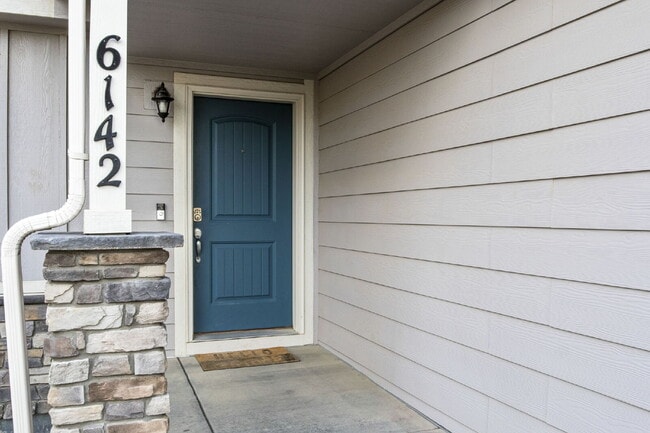 Building Photo - Gorgeous home with a finished basement, 3-...