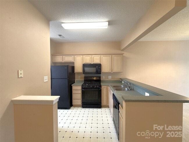 Building Photo - 1515 Sylvia Ct