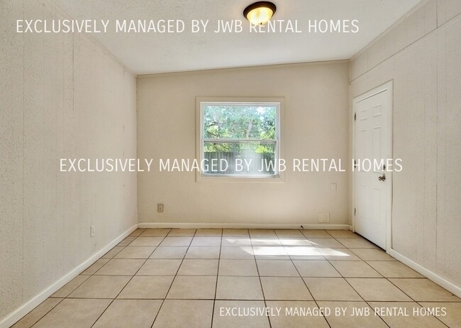 Building Photo - 10601 Biscayne Blvd