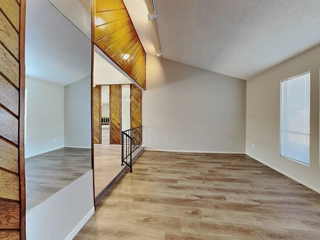 Building Photo - 4507 W Gardenia Ave