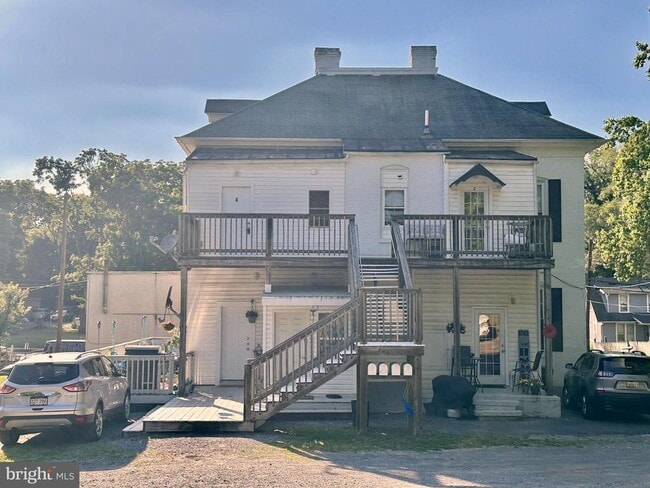 Building Photo - 724 Virginia Ave