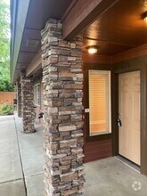 Building Photo - 9825 W Rosecroft Ct