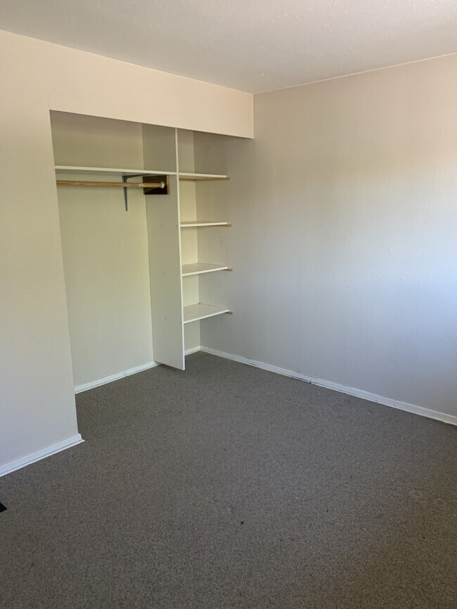 Building Photo - 455 Redmond