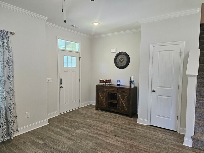 Foto del edificio - NEW LISTING!!!!