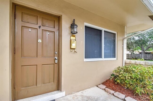 Foto del edificio - 4751 NE 21st Terrace