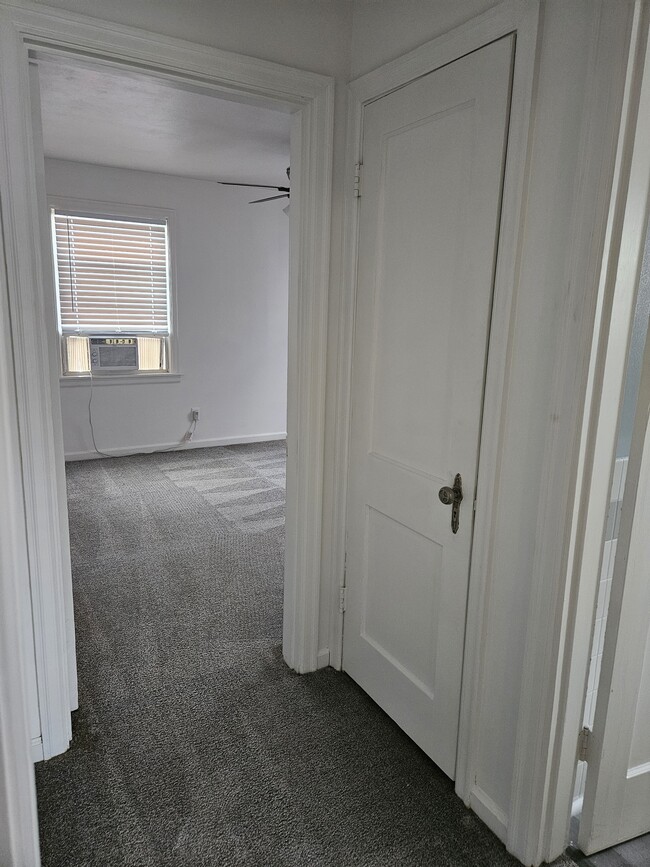 Building Photo - 105 Ohio St