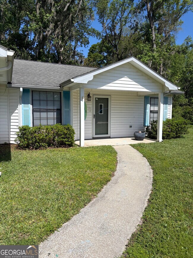 Building Photo - 121 Innerlake Ln