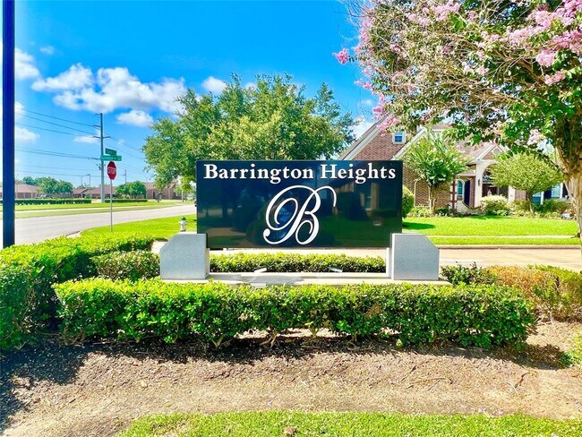 Foto del edificio - 6035 Barrington Ave