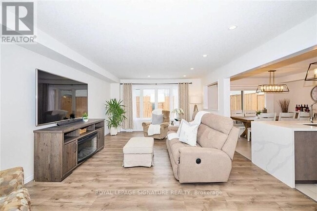 Building Photo - 7830 Buckeye Cres