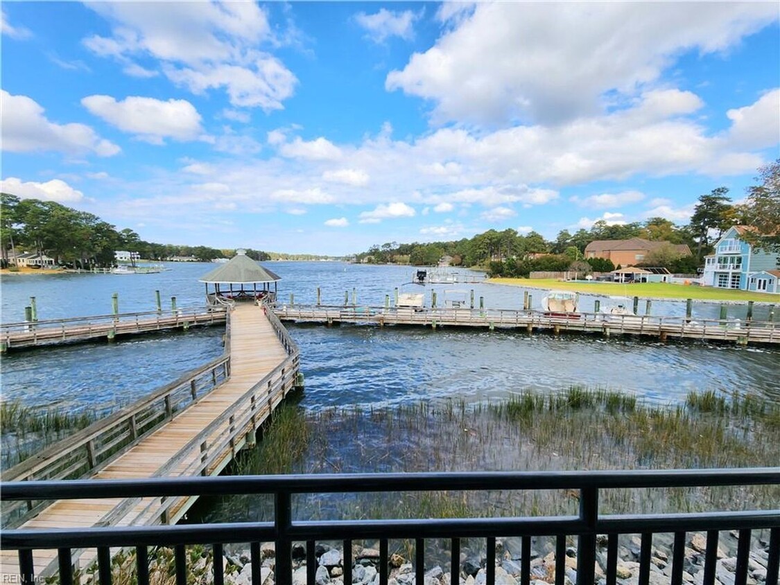 Primary Photo - Bayfront & Deep Water Access Boat Slip