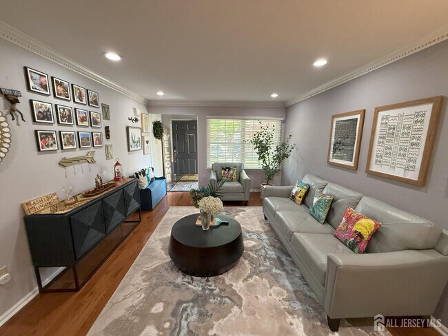 Foto del edificio - 37 Dorchester Dr