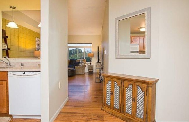 Building Photo - 400 N Richmond St