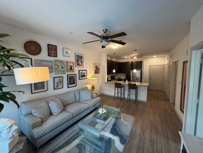 Foto del edificio - 1271 Sadler Drive