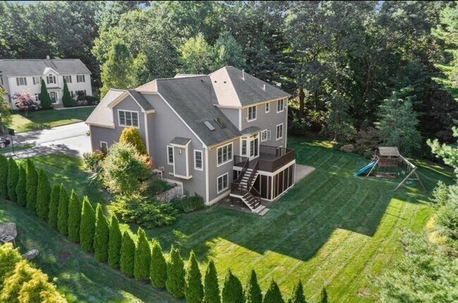 Foto del edificio - 28 Burke Ln