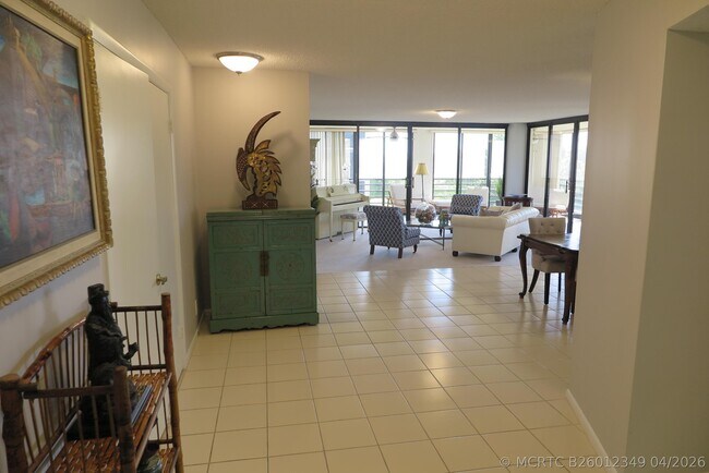 Building Photo - 7578 Regency Lake Dr