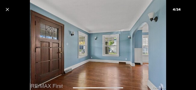Foto del edificio - 422 W Muir Ave