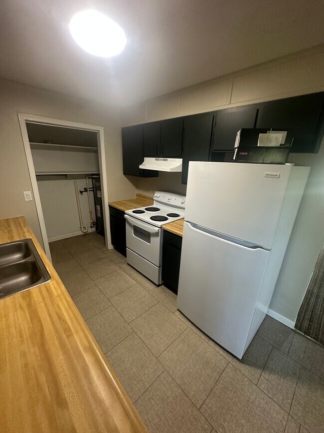 Foto del edificio - 2213 Crutchfield Ln