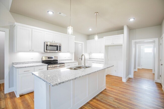 Building Photo - ***941 Seaborn Way***