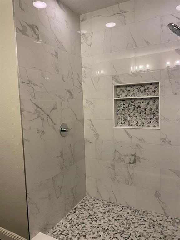 Foto del edificio - 15495 Honeybell Dr