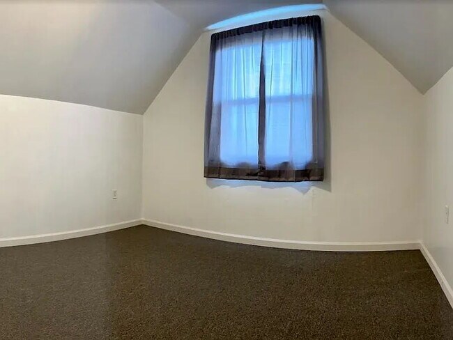 Foto del edificio - "Charming 2-Bedroom Home with Spacious 1,5...