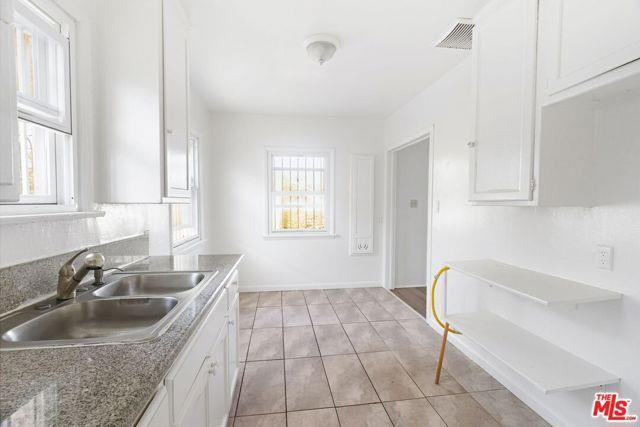 Foto del edificio - 322 E 99th St